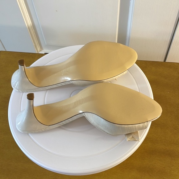 🍾Classy Mooties Tooties Ivory dress Slides Size 9 🍾 - Picture 8 of 9